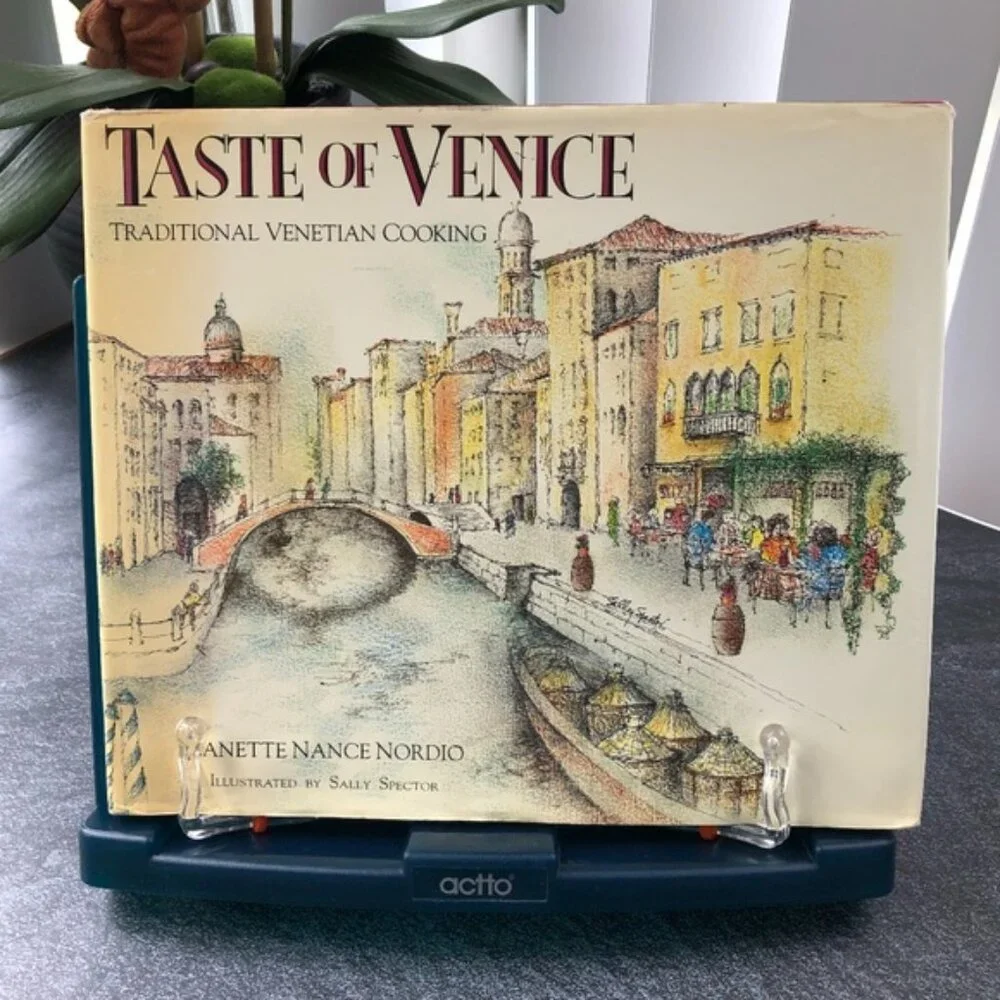 Taste of Venice: Traditional Venetian Cooking Hardcover – 25 April 1988